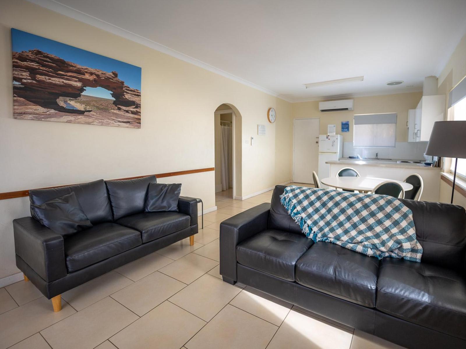Api Pelican Beach Front Apartments Калбарри Экстерьер фото